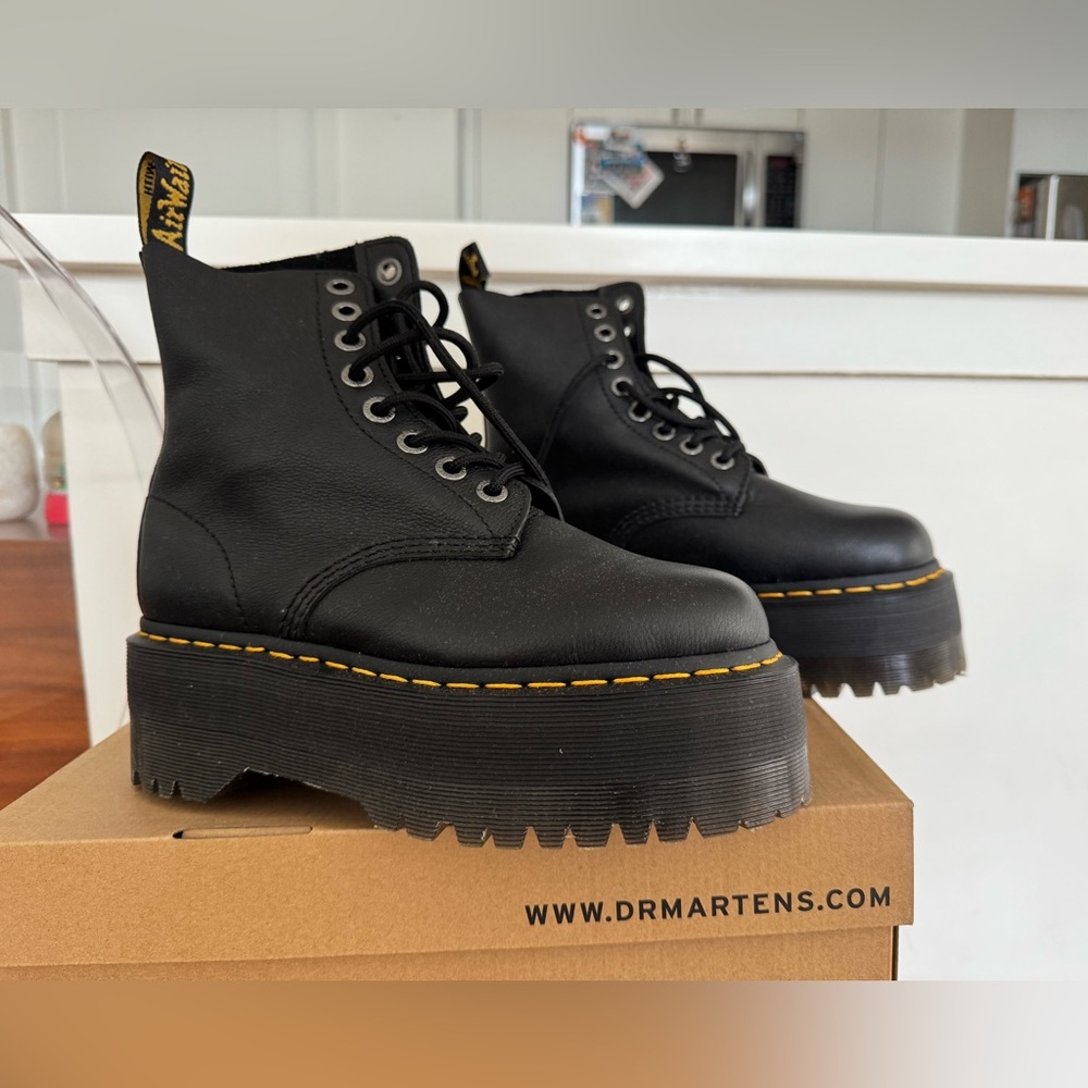 Doc Martens 1460 MAX LEATHER PLATFORM BOOTS!